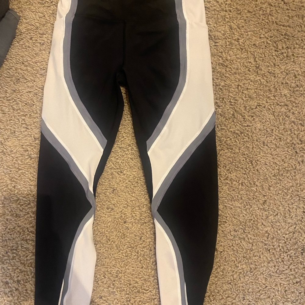 Lululemon leggings - Picture 5 of 5